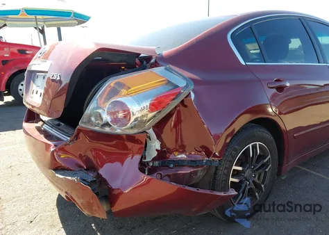 2010 Nissan Altima 2.5 S z USA, uszkodzony, nr VIN 1N4AL2AP7AN471074